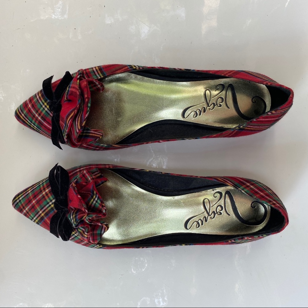 Vogue Holiday plaid pointed toe Ruffle shoe flats